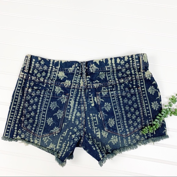 Free People Bleach Floral Distressed Shorts sz 27 - Picture 3 of 6